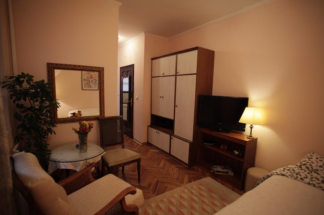 Studio Hram Belgrade Extérieur photo